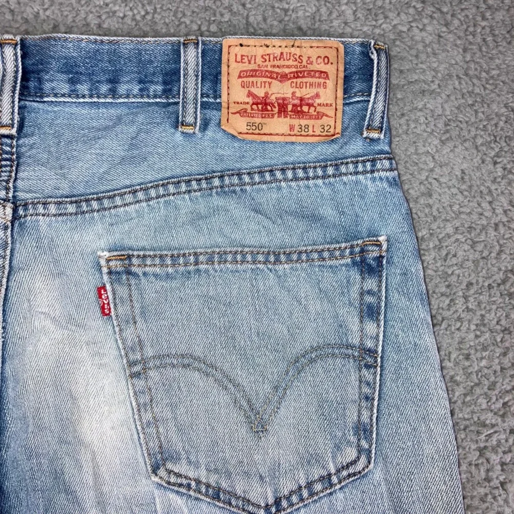 Vtg Levi's 550 Relaxed Fit Jeans Men 38x32‎ Light Wash Fit 36x31